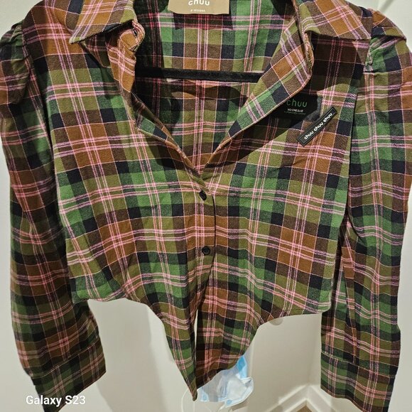 Korean Made Plaid Tie Front Crop Shirt - Picture 8 of 8